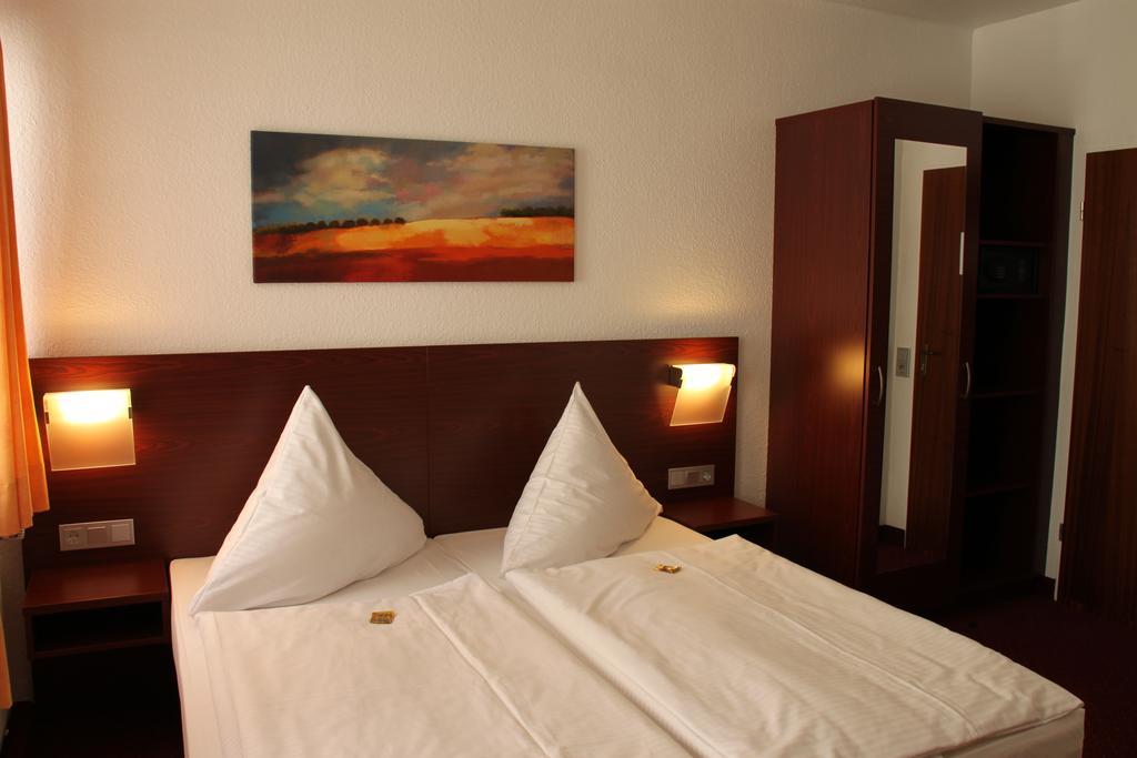 Haus Sparkuhl Hotel Garni Ганновер Номер фото