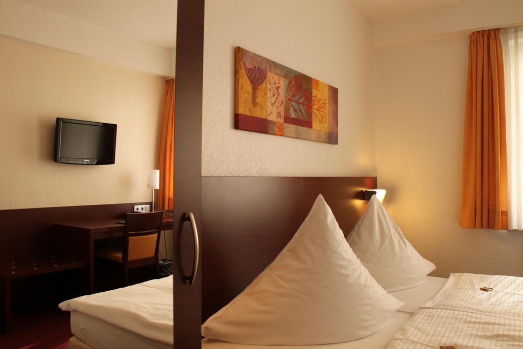 Haus Sparkuhl Hotel Garni Ганновер Номер фото